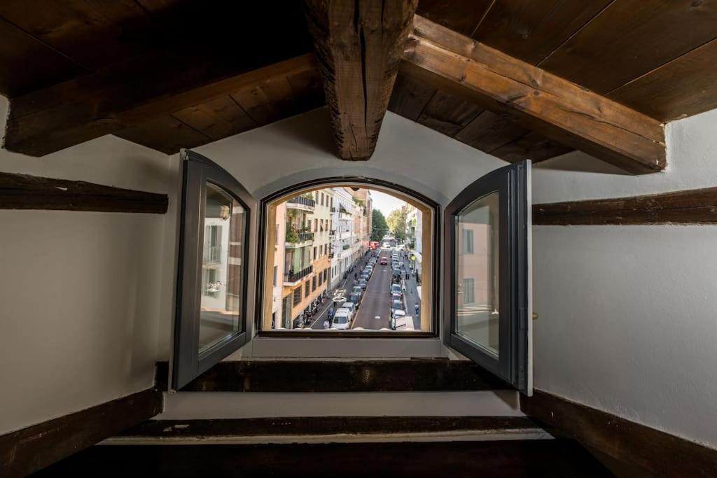 Wonderful Two Floors Apartment Milano Exteriör bild