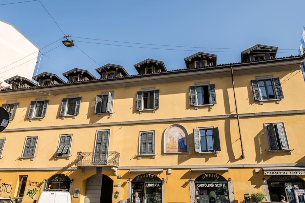 Wonderful Two Floors Apartment Milano Exteriör bild